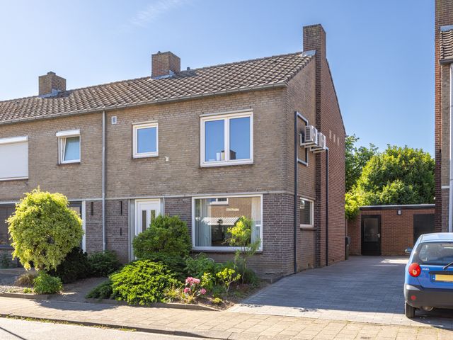 Velgraafweg 14, Holtum