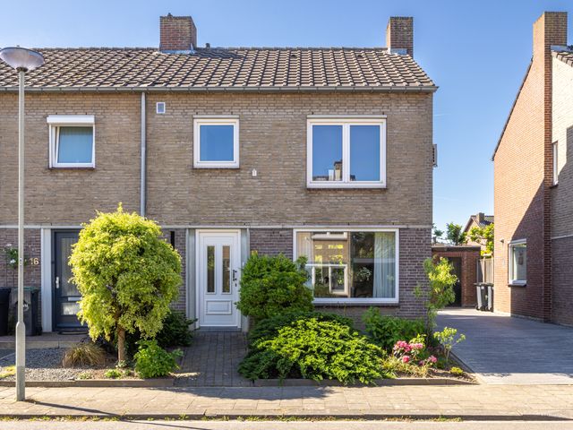Velgraafweg 14, Holtum