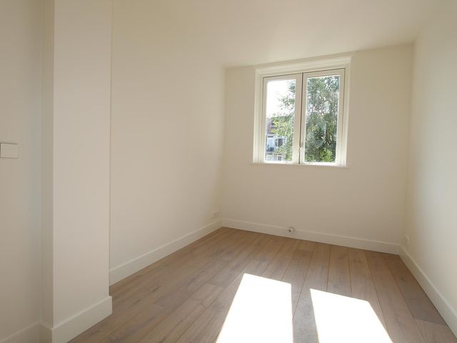 Jonkheer H.A. van Karnebeeklaan 32, Amstelveen
