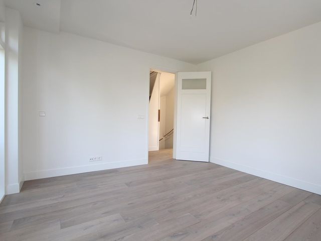 Jonkheer H.A. van Karnebeeklaan 32, Amstelveen