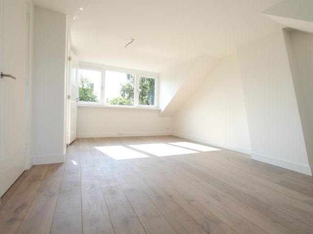 Jonkheer H.A. van Karnebeeklaan 32, Amstelveen