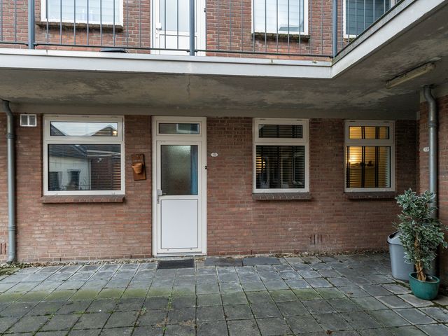 St. Jansplein 15, Waalwijk