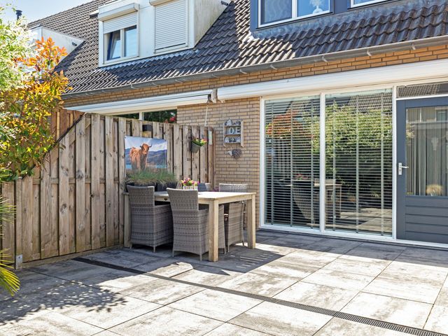Tulpstraat 23, 's-Gravendeel