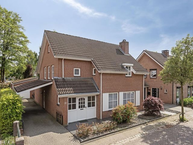 Strausslaan 22, Heesch