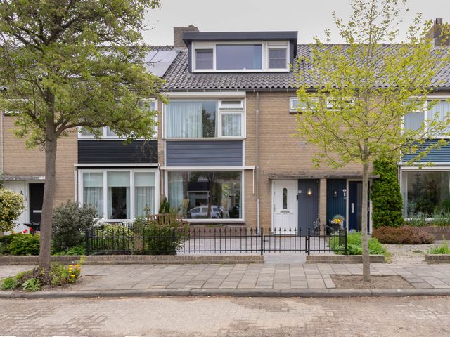 Koraalstraat 15, Leiden