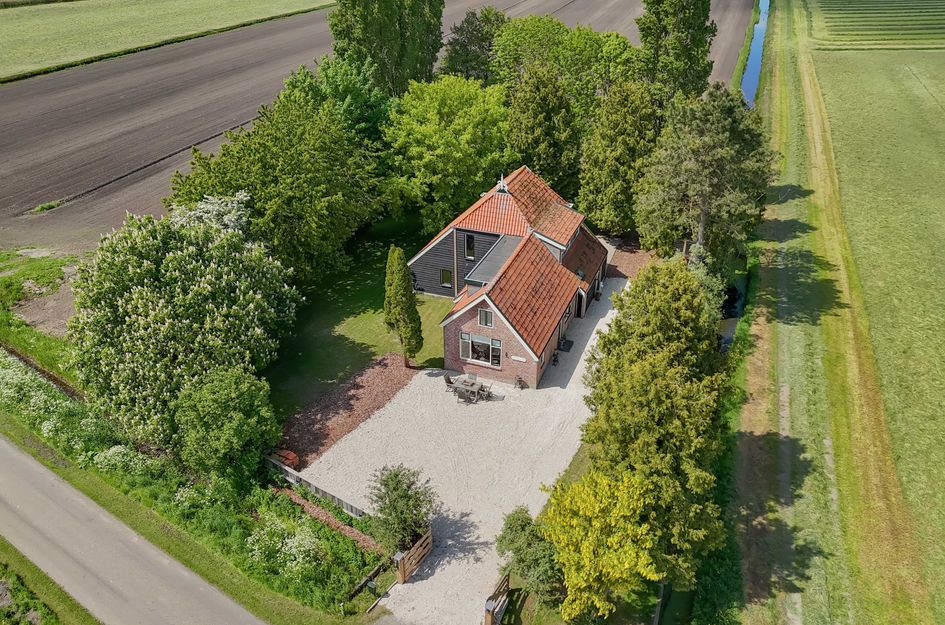 Middenweg 156