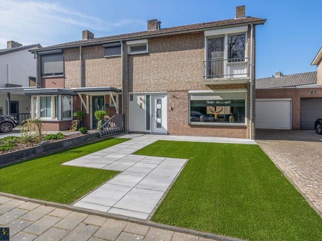 Petuniastraat 13, Ittervoort