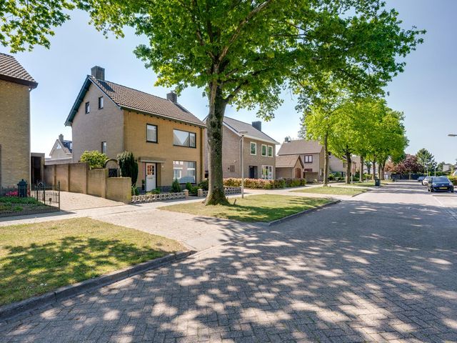 Jan Vermeerstraat 12, Rucphen