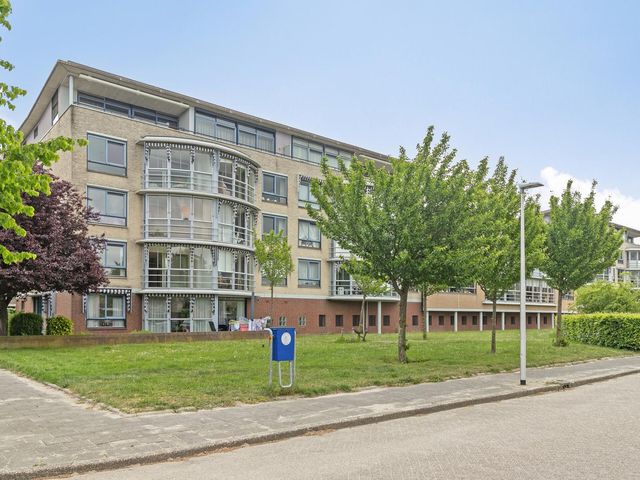 Serenadelaan 103, Barendrecht