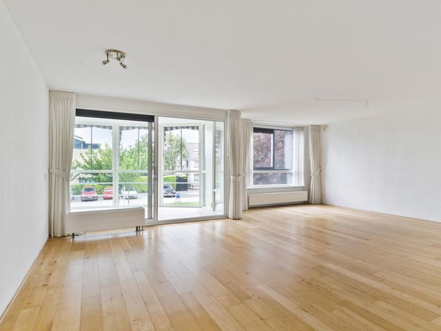 Serenadelaan 103, Barendrecht
