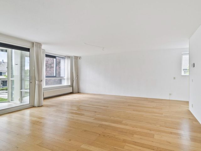 Serenadelaan 103, Barendrecht