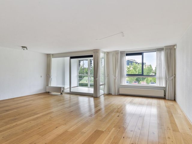 Serenadelaan 103, Barendrecht