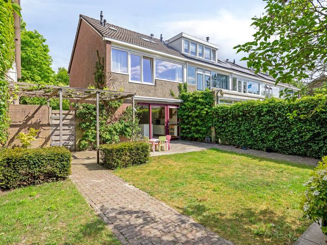 Kloosterwei 231, Warmond