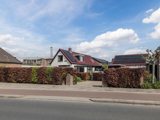 De Vos van Steenwijklaan 13, Hoogeveen