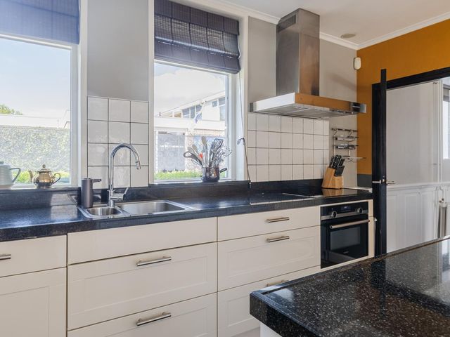 De Vos van Steenwijklaan 13, Hoogeveen