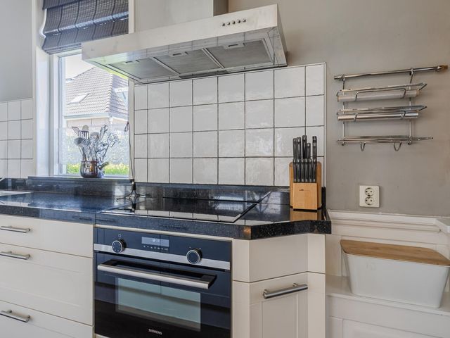 De Vos van Steenwijklaan 13, Hoogeveen