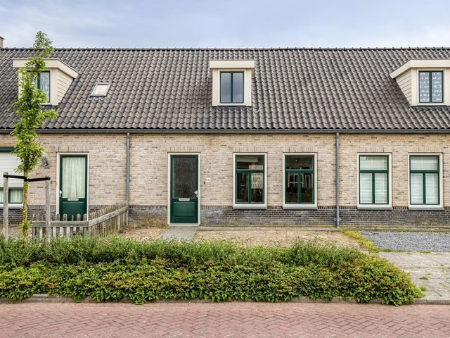 Dokter Bernhardistraat 16, Stavenisse
