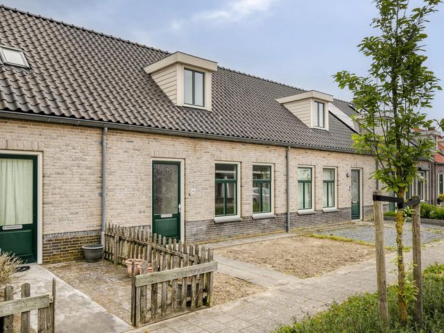 Dokter Bernhardistraat 16, Stavenisse
