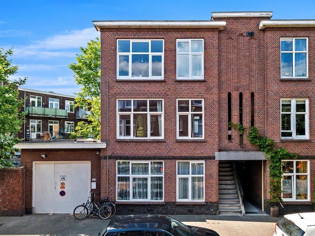 Rhododendronstraat 147, 'S-Gravenhage