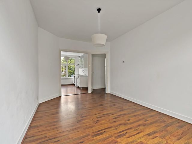 Rhododendronstraat 147, 'S-Gravenhage