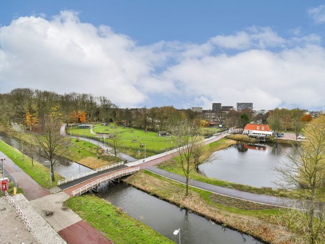 Bridgemankade 106, Hoofddorp