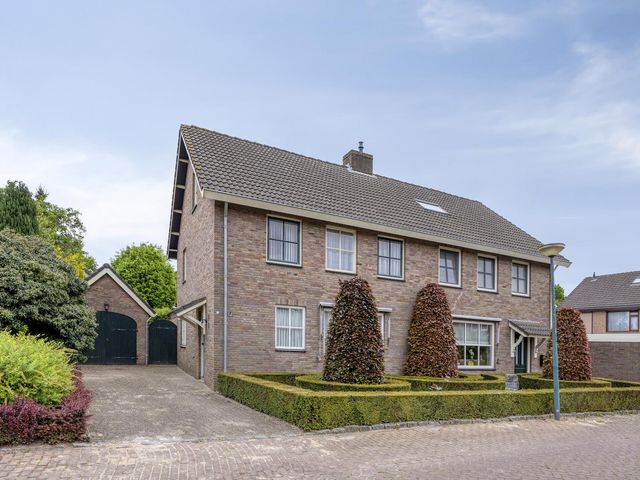 Duivenvoordestraat 5, Alphen