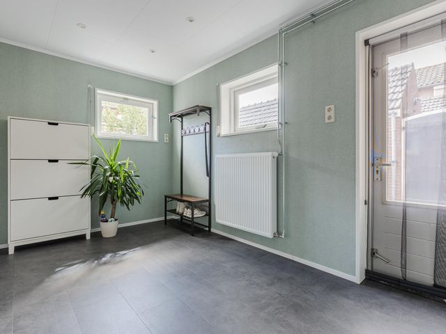 Schoolstraat 9, Vogelwaarde