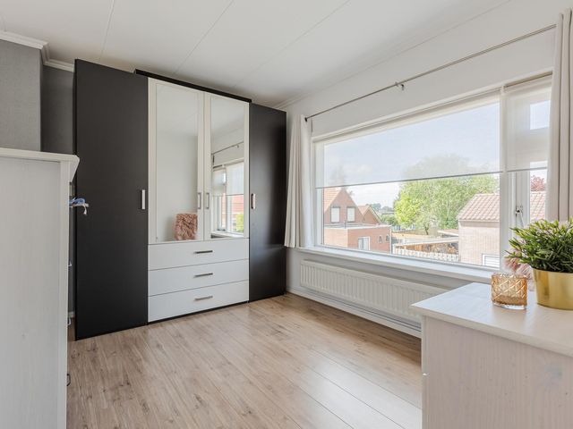 Schoolstraat 9, Vogelwaarde