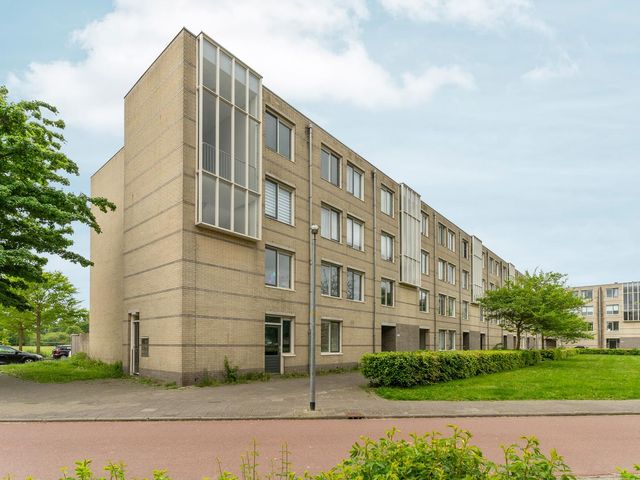 J.T.P. Bijhouwerhof 141, Almere