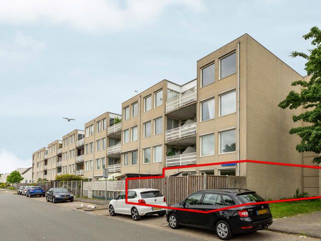 J.T.P. Bijhouwerhof 141, Almere