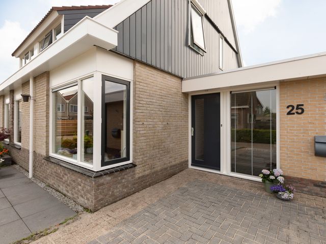 De Kamp 25, Makkum