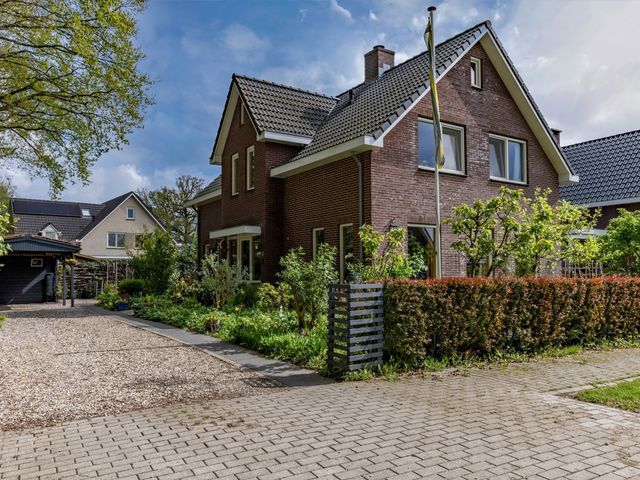 Krepelsbosch 121, Apeldoorn