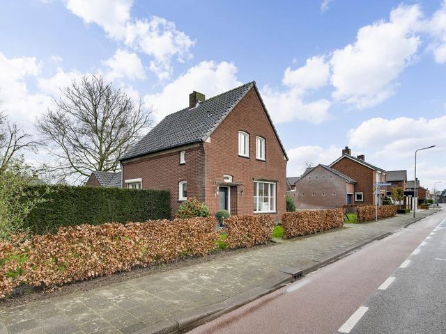 Burg. Greijmansstraat 12, Nederweert