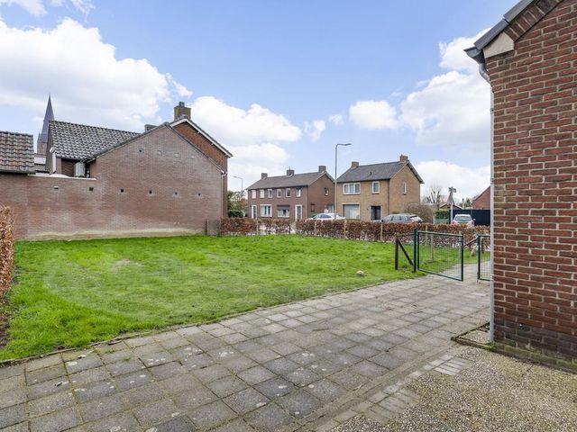 Burg. Greijmansstraat 12, Nederweert
