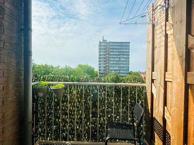 Erasmusplein 210, Den Haag