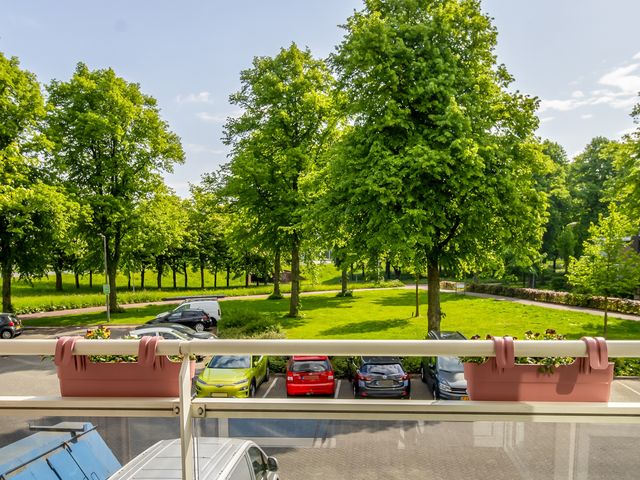 Burg Hazenberglaan 49, Rotterdam