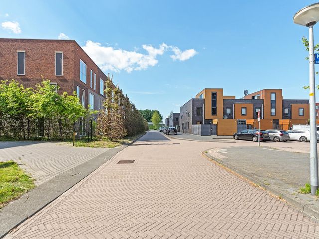 Makassarweg 3D, Almere