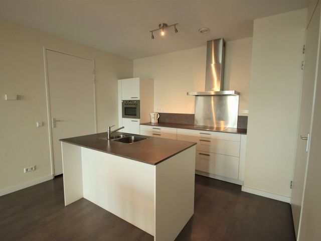 Kruisplein 668, Rotterdam
