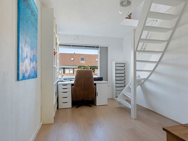 Botter 111, Hoorn