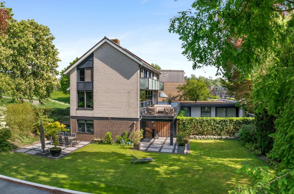 Kloosterlaan 8