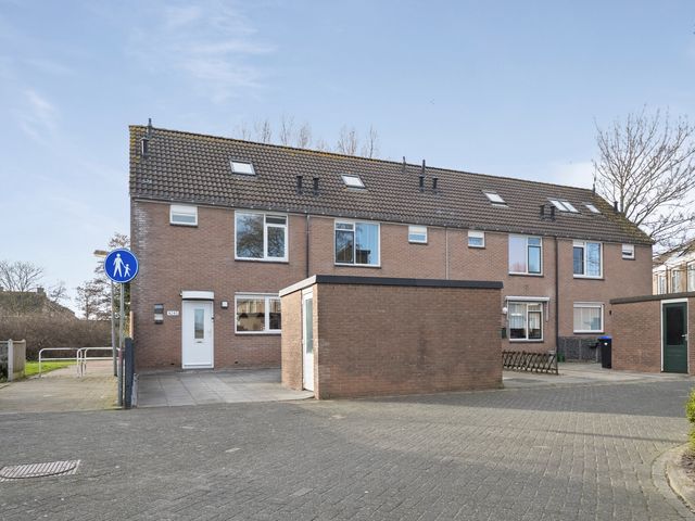 Doorzwin 4245, Julianadorp