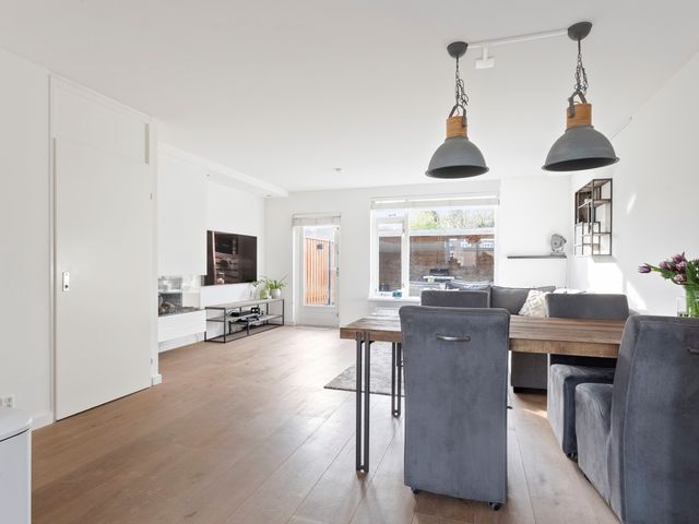 Doorzwin 4245, Julianadorp