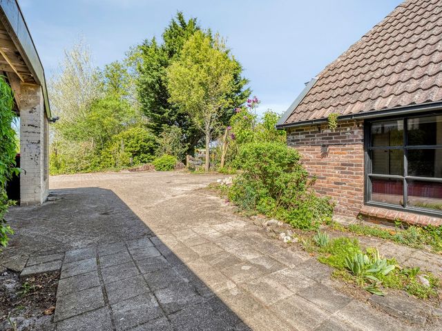 Zwarte Dijk 44, Lutten