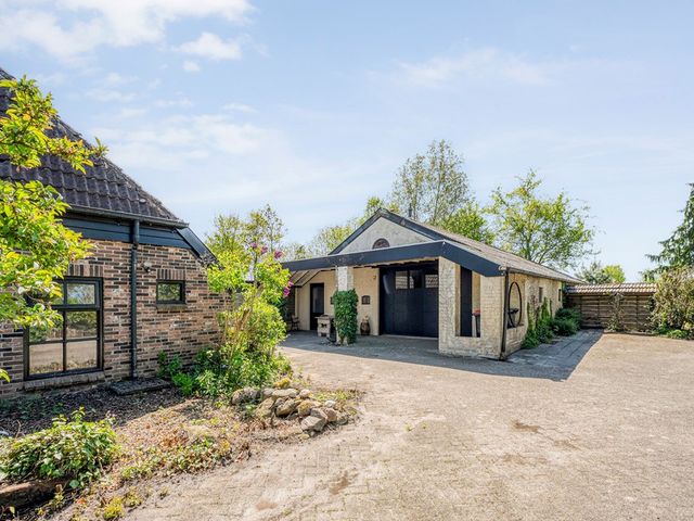Zwarte Dijk 44, Lutten