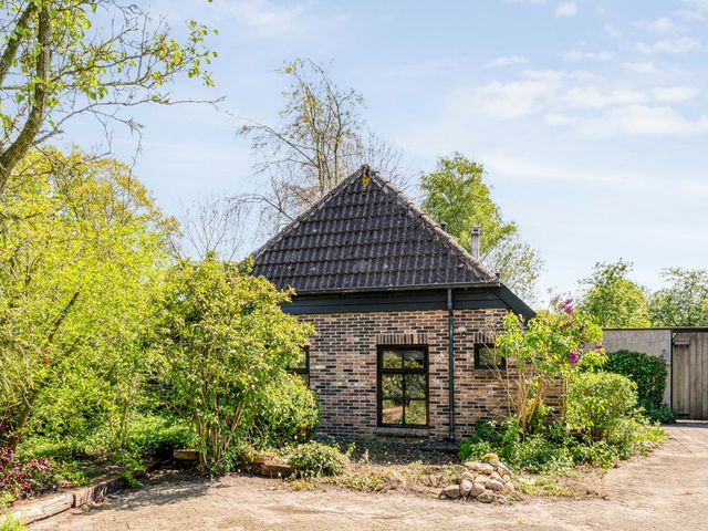 Zwarte Dijk 44, Lutten