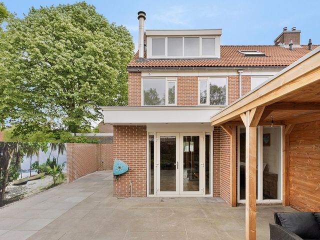 Hoefijzer 76, Zwaag