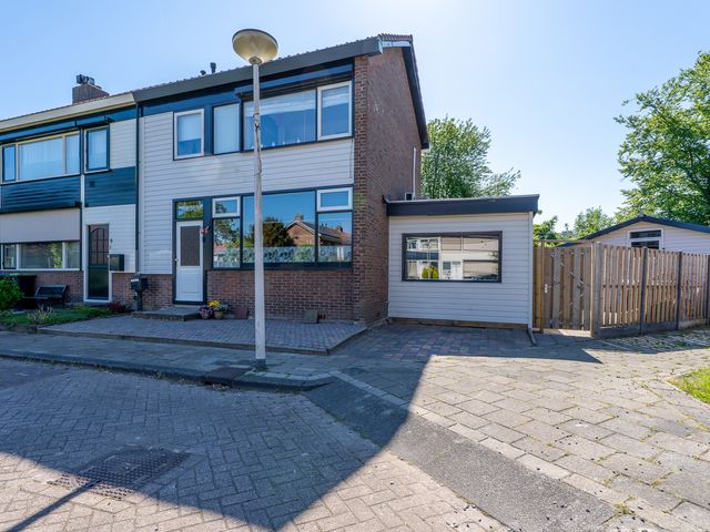 Reigerplein 8, Spijkenisse