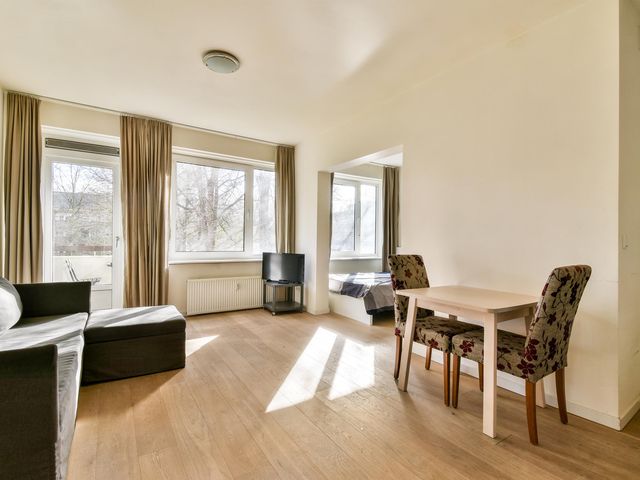 Van Nijenrodeweg 837, Amsterdam