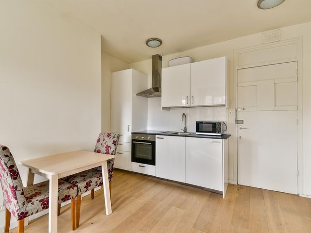 Van Nijenrodeweg 837, Amsterdam