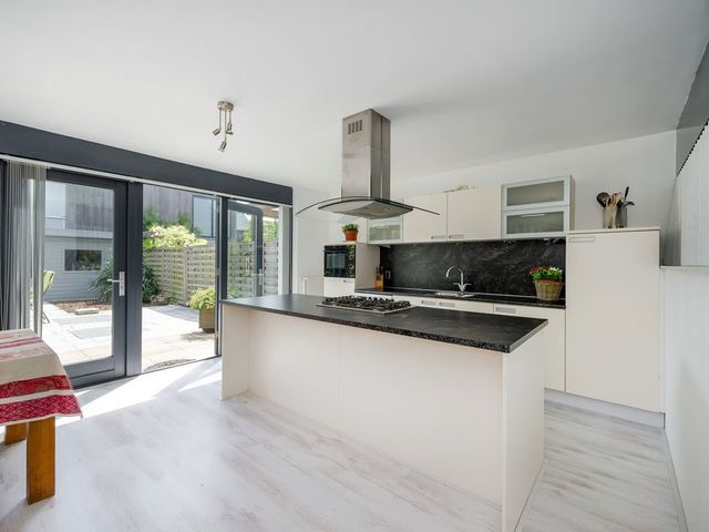 Ravelijn 18, Vijfhuizen
